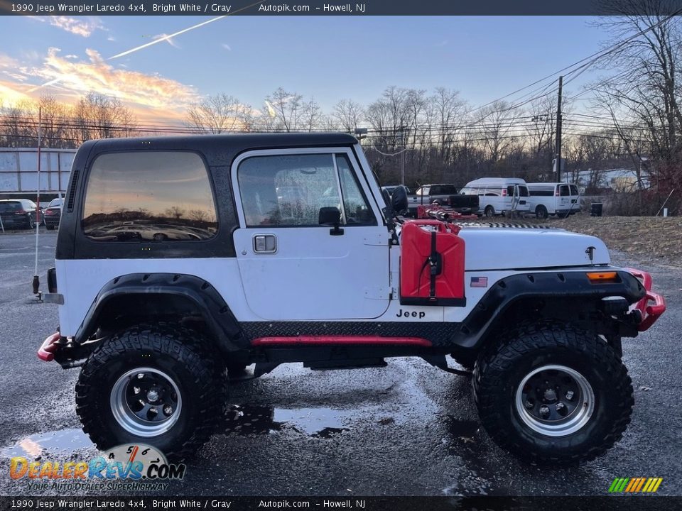 1990 Jeep Wrangler Laredo 4x4 Bright White / Gray Photo #2