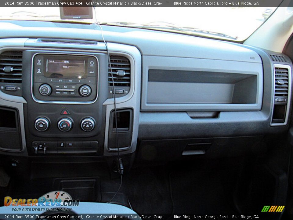 2014 Ram 3500 Tradesman Crew Cab 4x4 Granite Crystal Metallic / Black/Diesel Gray Photo #17