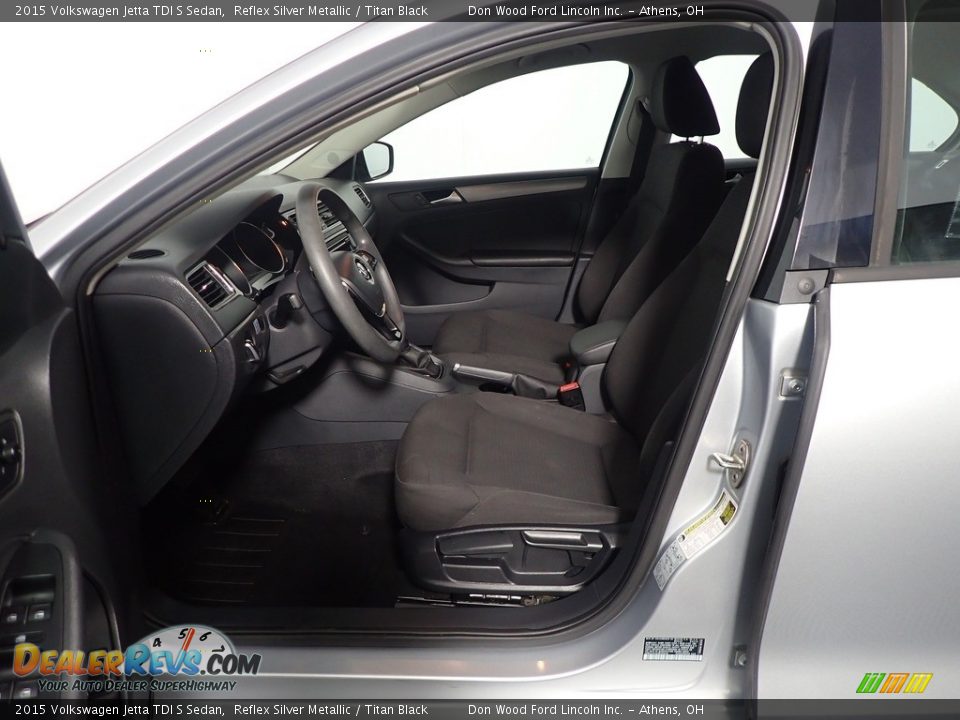 Front Seat of 2015 Volkswagen Jetta TDI S Sedan Photo #22