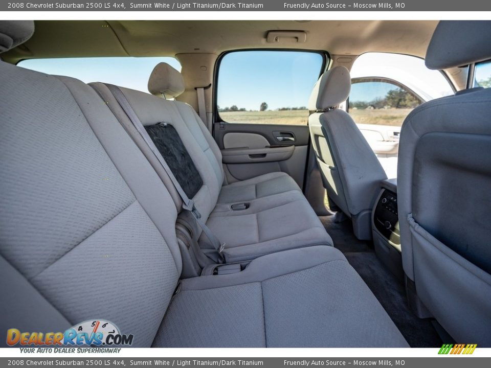 2008 Chevrolet Suburban 2500 LS 4x4 Summit White / Light Titanium/Dark Titanium Photo #24