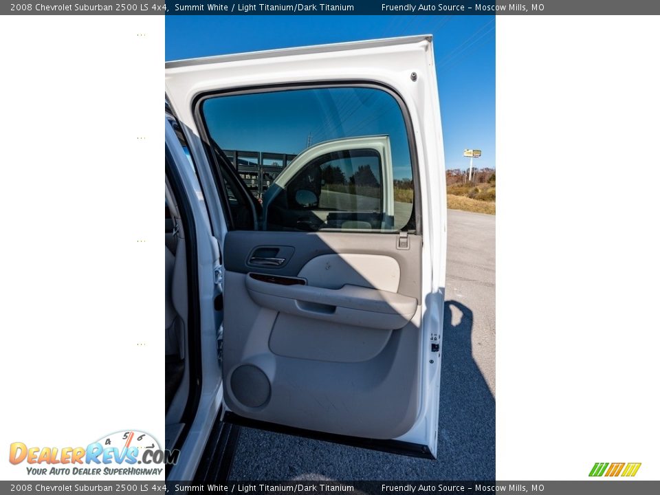 2008 Chevrolet Suburban 2500 LS 4x4 Summit White / Light Titanium/Dark Titanium Photo #25