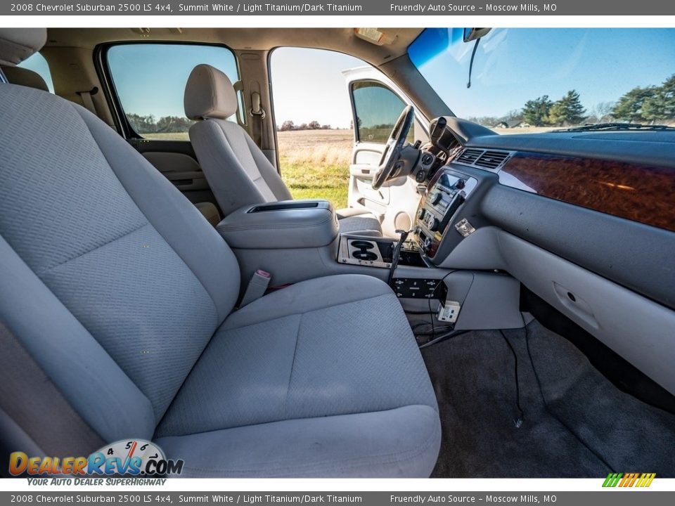 2008 Chevrolet Suburban 2500 LS 4x4 Summit White / Light Titanium/Dark Titanium Photo #28