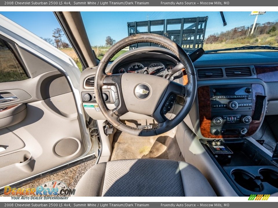 2008 Chevrolet Suburban 2500 LS 4x4 Summit White / Light Titanium/Dark Titanium Photo #32