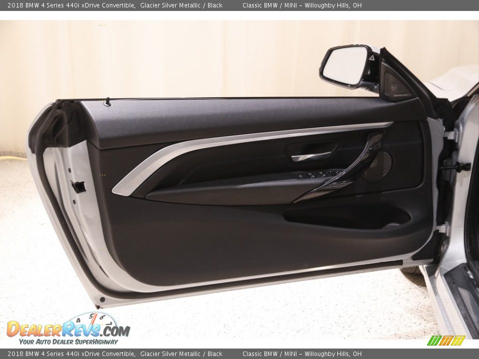 Door Panel of 2018 BMW 4 Series 440i xDrive Convertible Photo #5