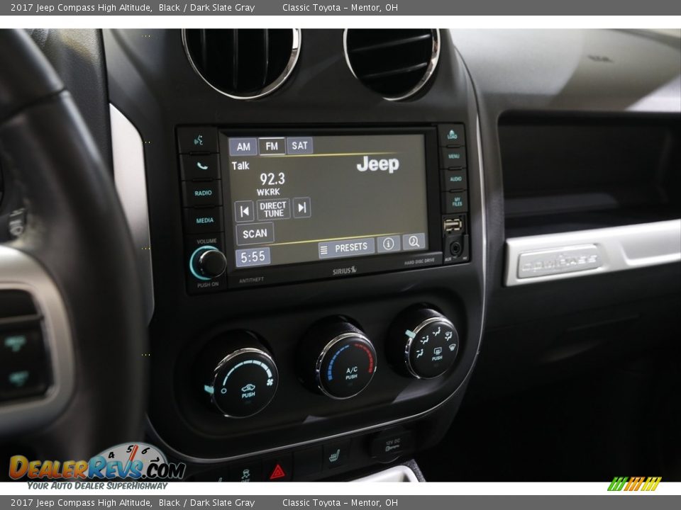 Controls of 2017 Jeep Compass High Altitude Photo #9