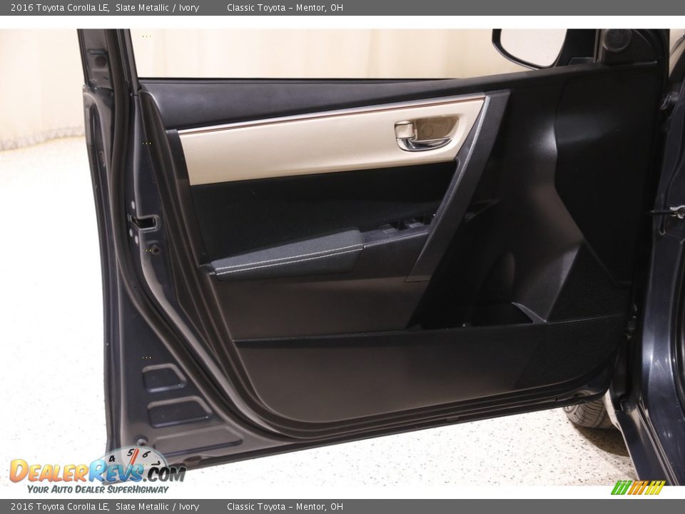 2016 Toyota Corolla LE Slate Metallic / Ivory Photo #4