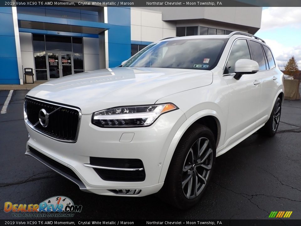 2019 Volvo XC90 T6 AWD Momentum Crystal White Metallic / Maroon Photo #2