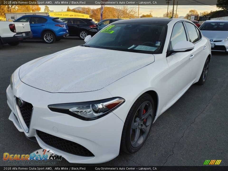 2018 Alfa Romeo Giulia Sport AWD Alfa White / Black/Red Photo #3