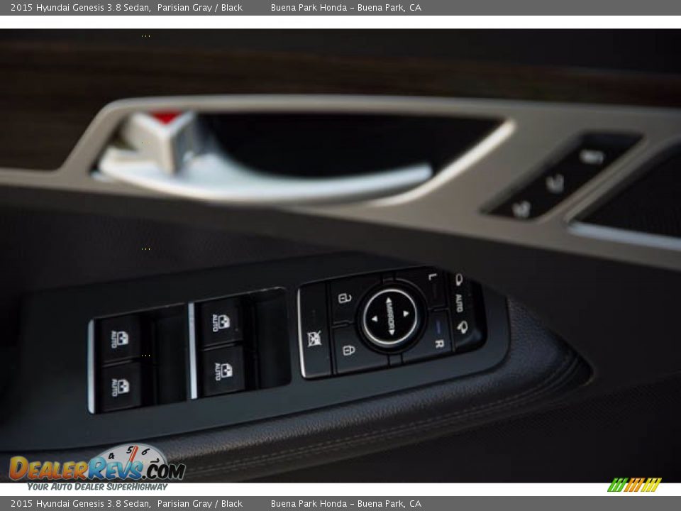 2015 Hyundai Genesis 3.8 Sedan Parisian Gray / Black Photo #33