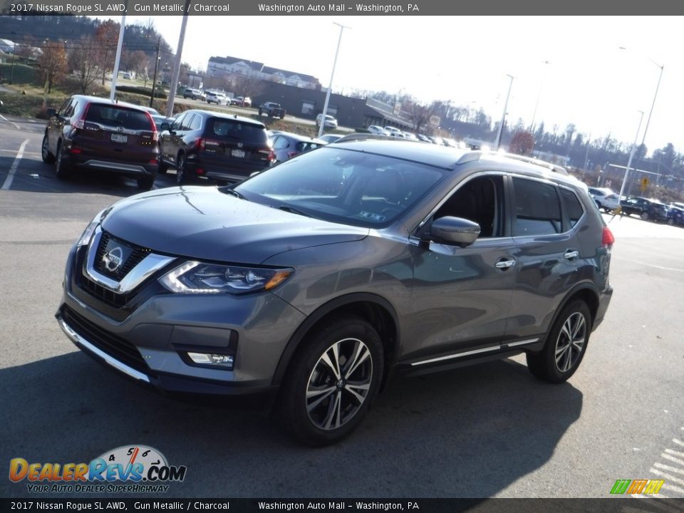 2017 Nissan Rogue SL AWD Gun Metallic / Charcoal Photo #5