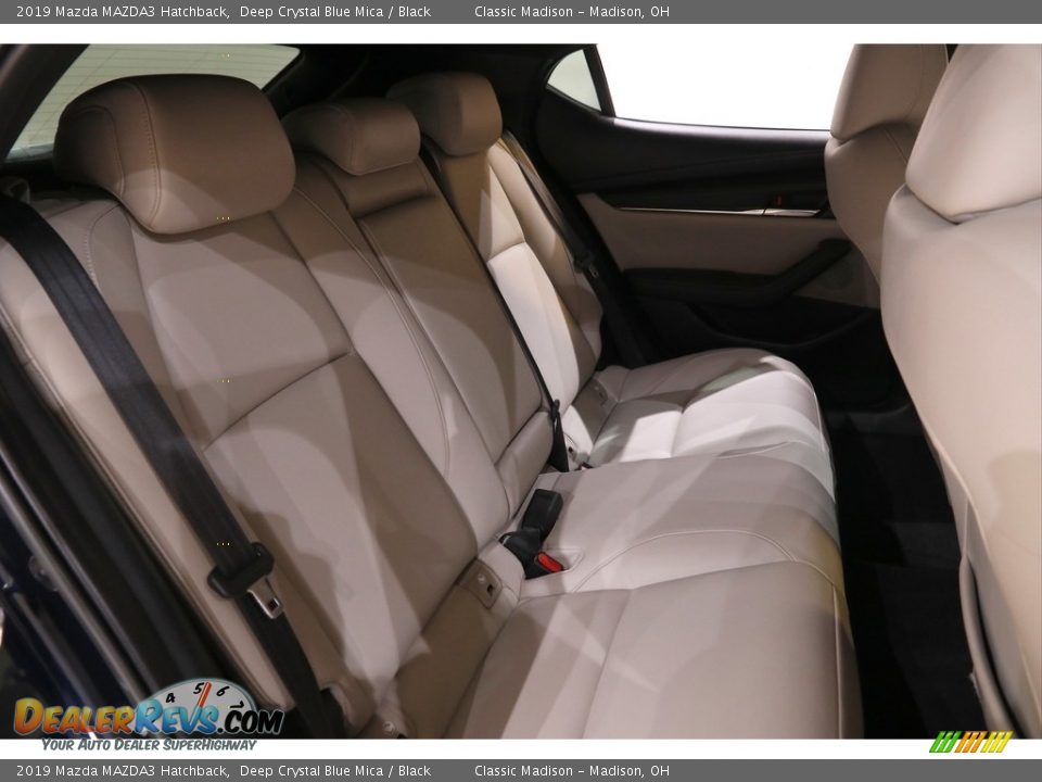 2019 Mazda MAZDA3 Hatchback Deep Crystal Blue Mica / Black Photo #16
