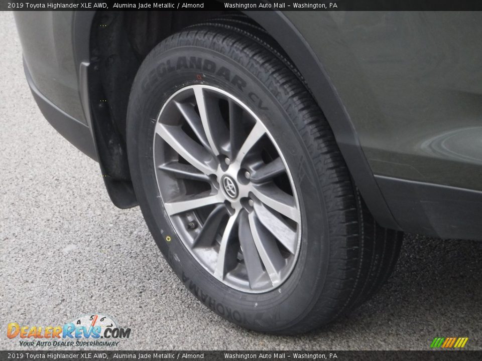 2019 Toyota Highlander XLE AWD Alumina Jade Metallic / Almond Photo #10