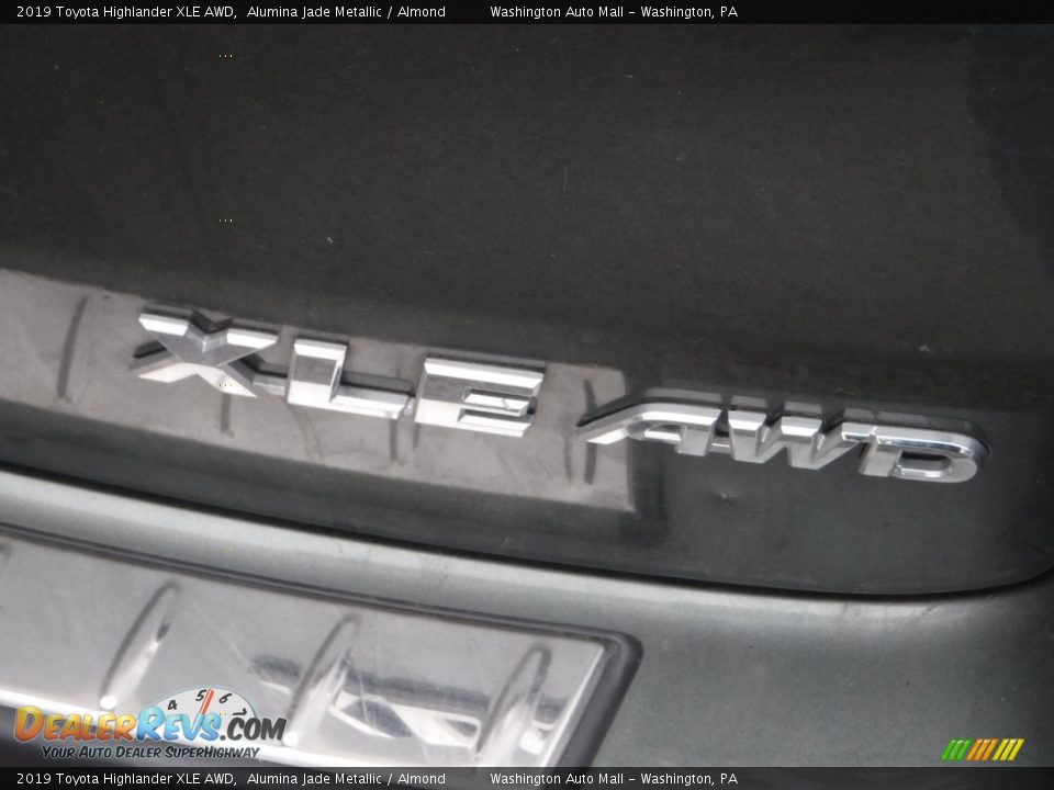 2019 Toyota Highlander XLE AWD Alumina Jade Metallic / Almond Photo #17