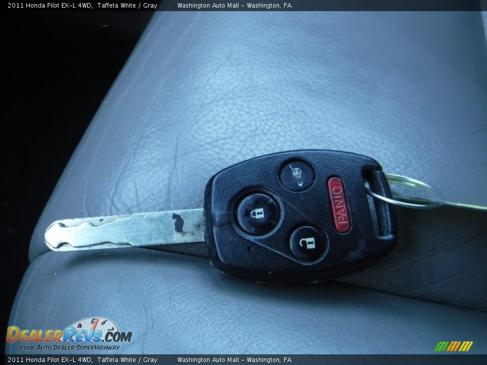 2011 Honda Pilot EX-L 4WD Taffeta White / Gray Photo #25