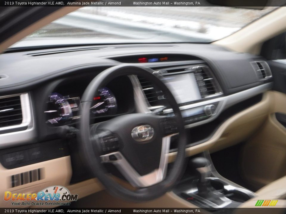2019 Toyota Highlander XLE AWD Alumina Jade Metallic / Almond Photo #19