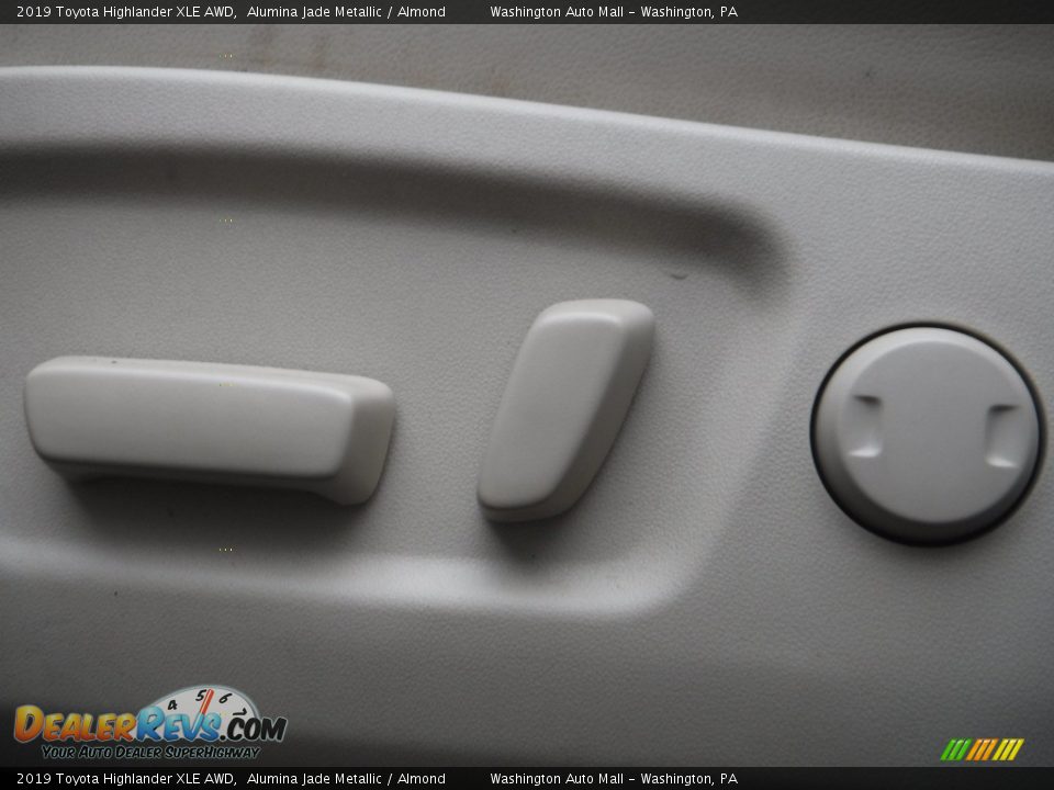 2019 Toyota Highlander XLE AWD Alumina Jade Metallic / Almond Photo #22