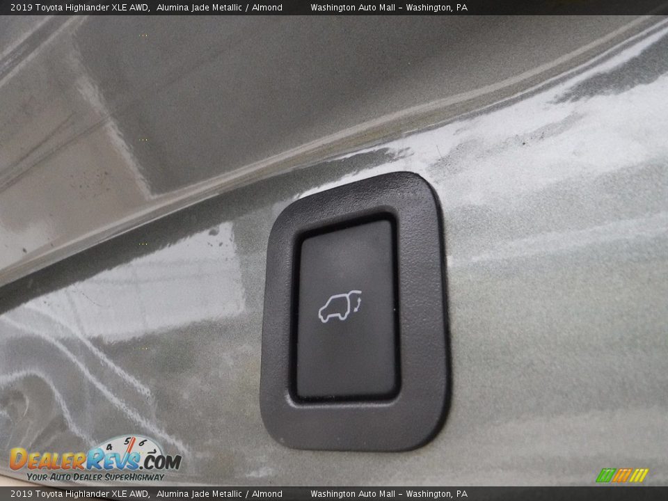 2019 Toyota Highlander XLE AWD Alumina Jade Metallic / Almond Photo #29