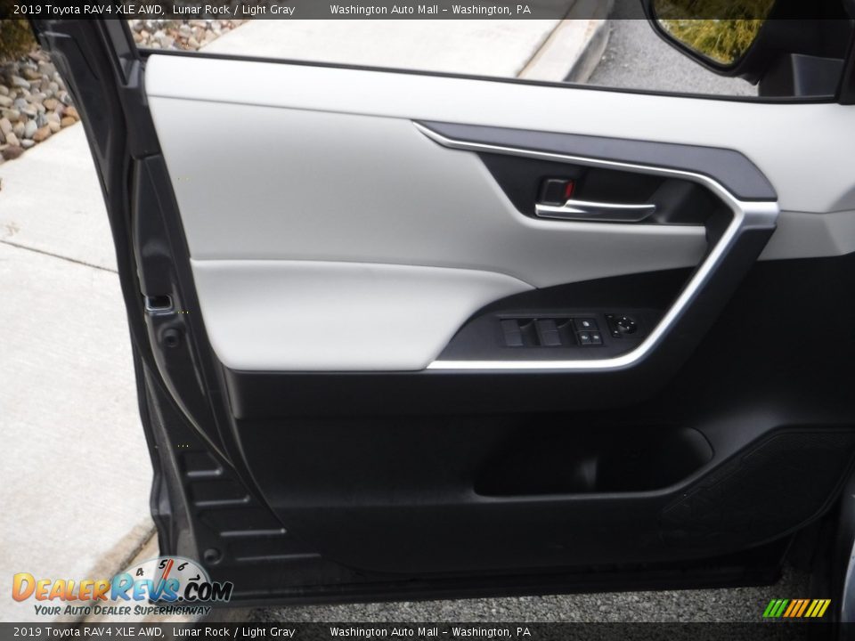 2019 Toyota RAV4 XLE AWD Lunar Rock / Light Gray Photo #22