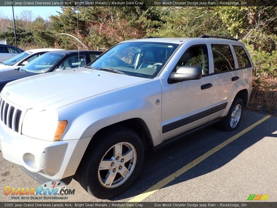 2005 Jeep Grand Cherokee Laredo 4x4 Bright Silver Metallic / Medium Slate Gray Photo #2