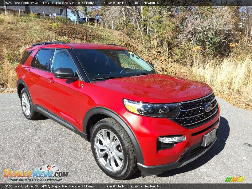 Front 3/4 View of 2020 Ford Explorer XLT 4WD Photo #4