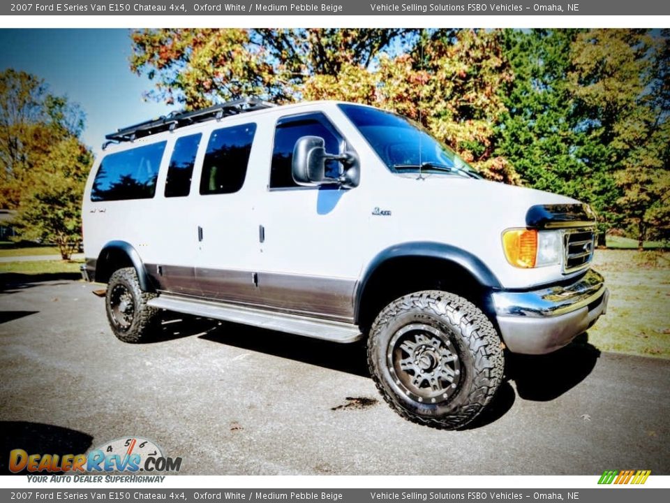 Front 3/4 View of 2007 Ford E Series Van E150 Chateau 4x4 Photo #24