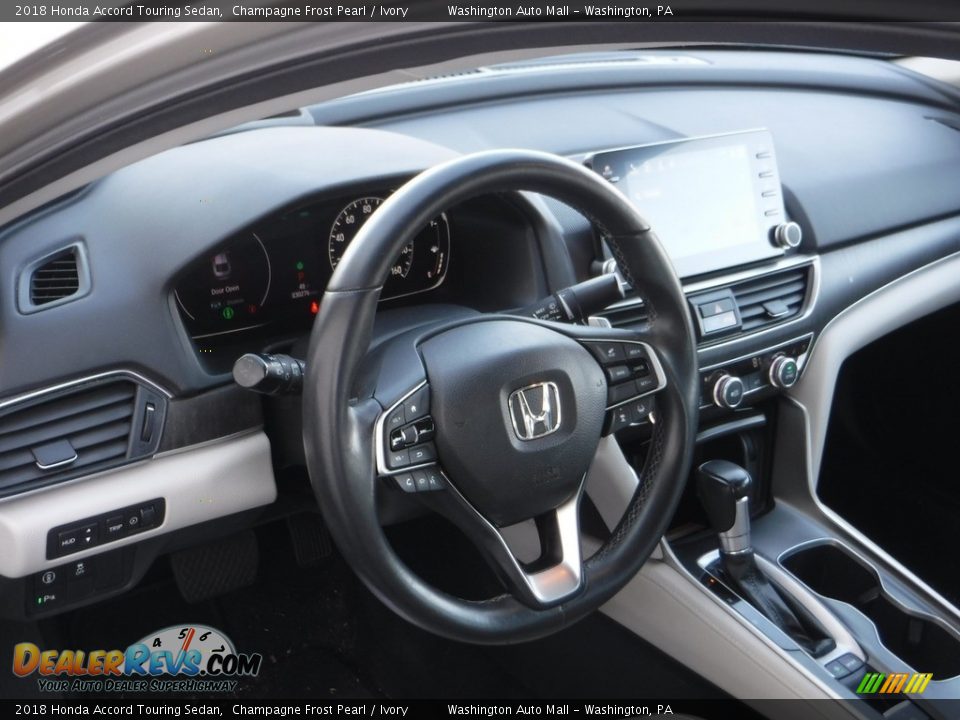 2018 Honda Accord Touring Sedan Champagne Frost Pearl / Ivory Photo #11