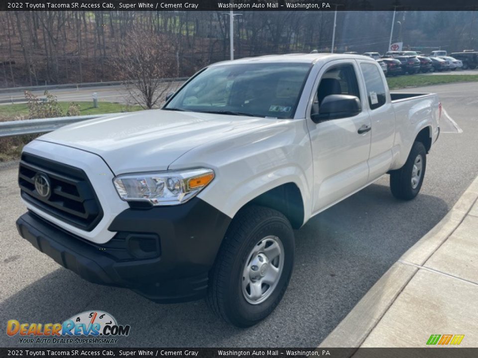 Front 3/4 View of 2022 Toyota Tacoma SR Access Cab Photo #7