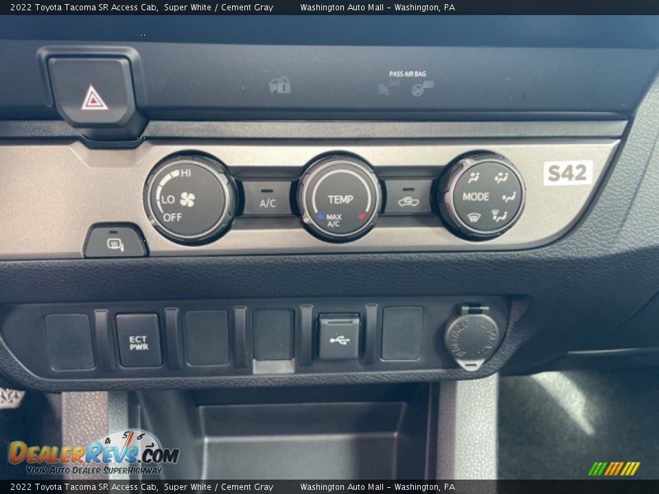 Controls of 2022 Toyota Tacoma SR Access Cab Photo #17