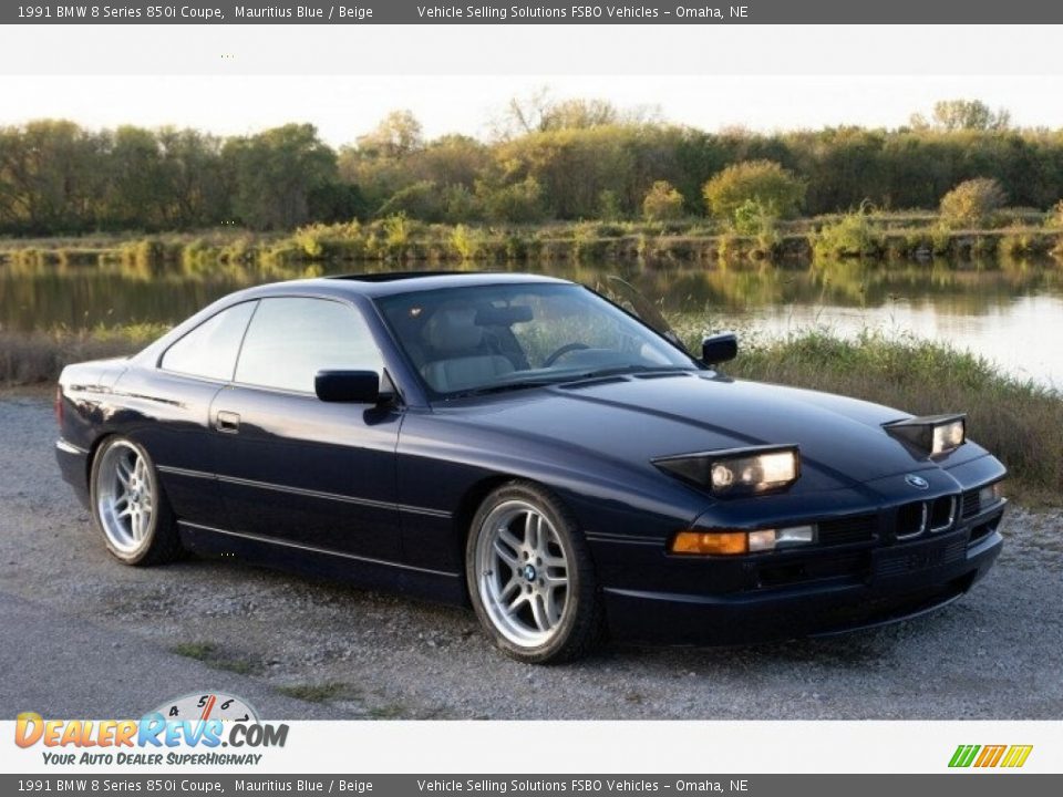Front 3/4 View of 1991 BMW 8 Series 850i Coupe Photo #1