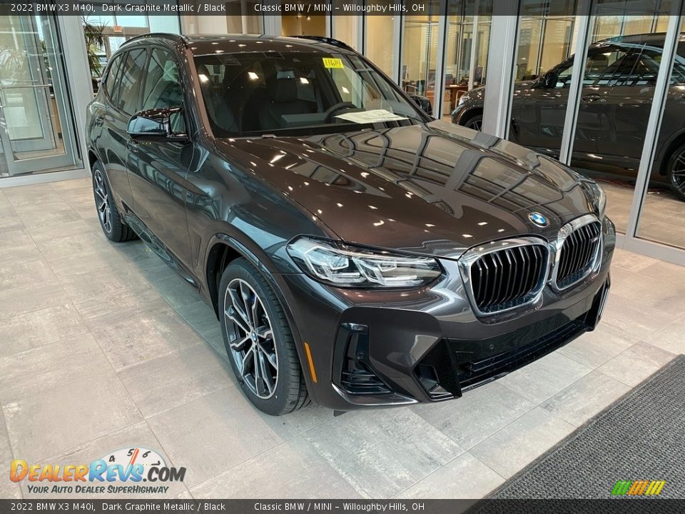 Front 3/4 View of 2022 BMW X3 M40i Photo #1