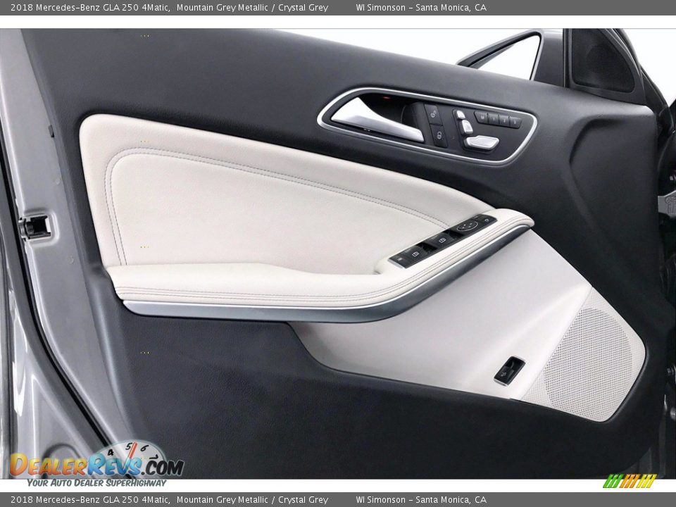 Door Panel of 2018 Mercedes-Benz GLA 250 4Matic Photo #21