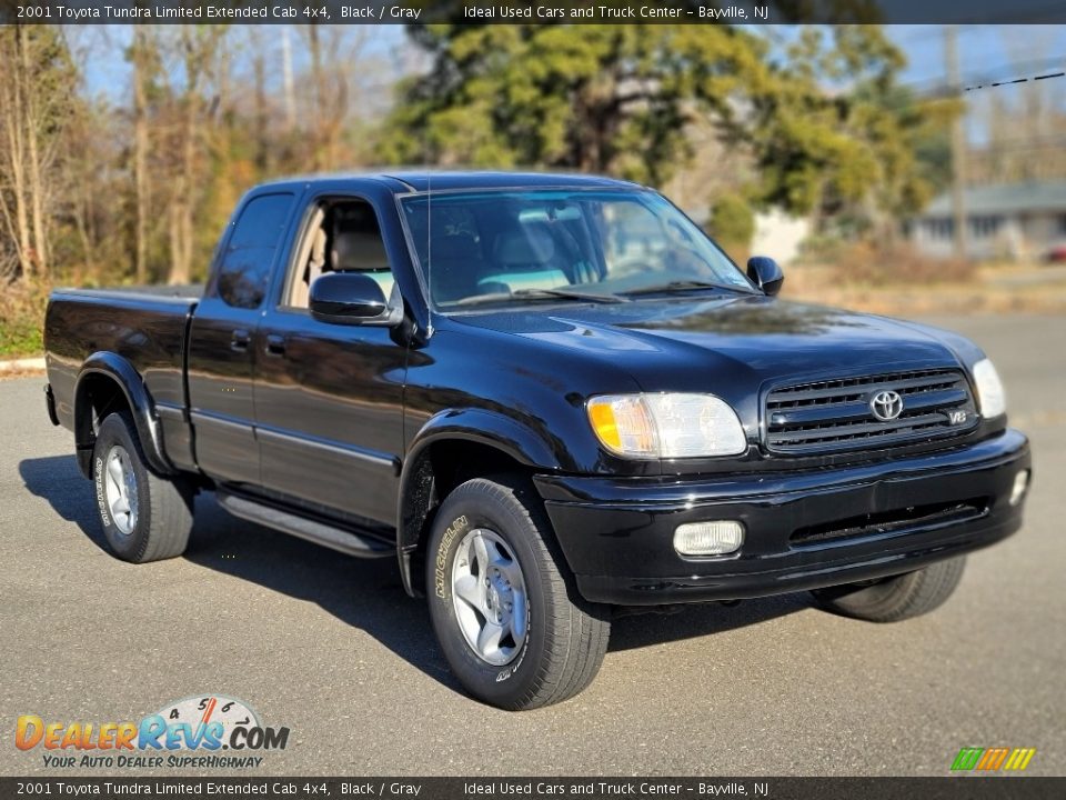 Front 3/4 View of 2001 Toyota Tundra Limited Extended Cab 4x4 Photo #2