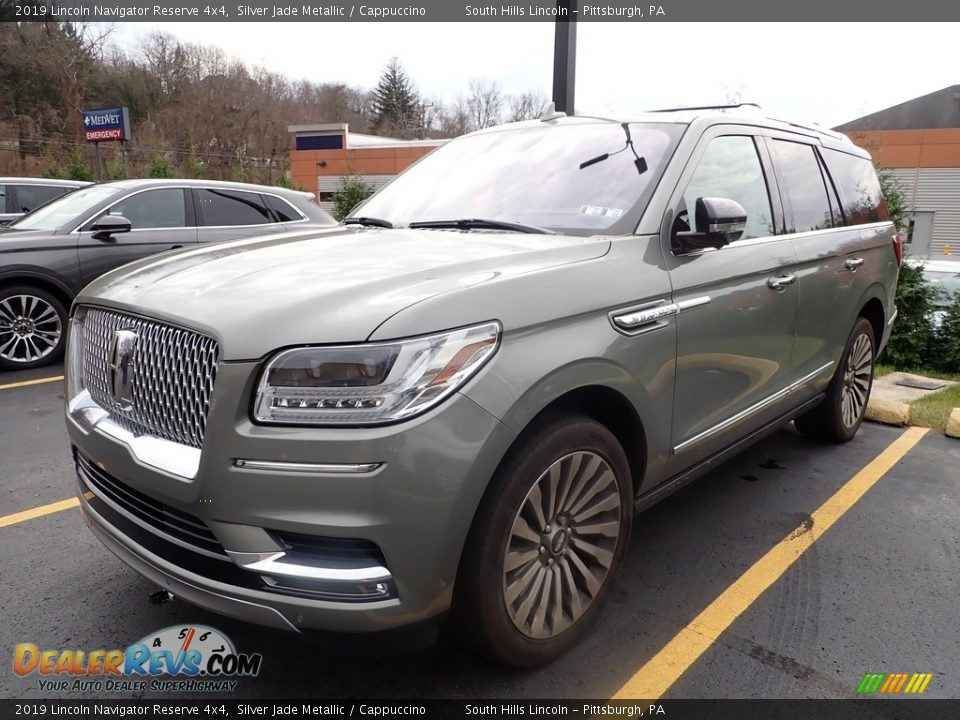 Front 3/4 View of 2019 Lincoln Navigator Reserve 4x4 Photo #1