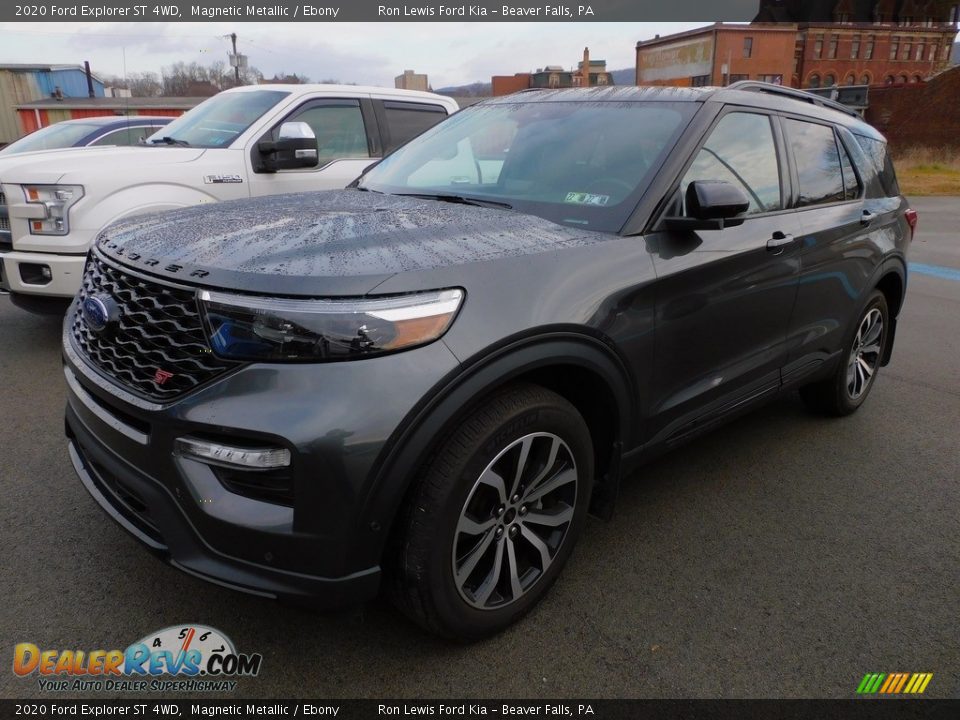 Front 3/4 View of 2020 Ford Explorer ST 4WD Photo #4