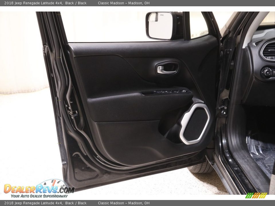 2018 Jeep Renegade Latitude 4x4 Black / Black Photo #4