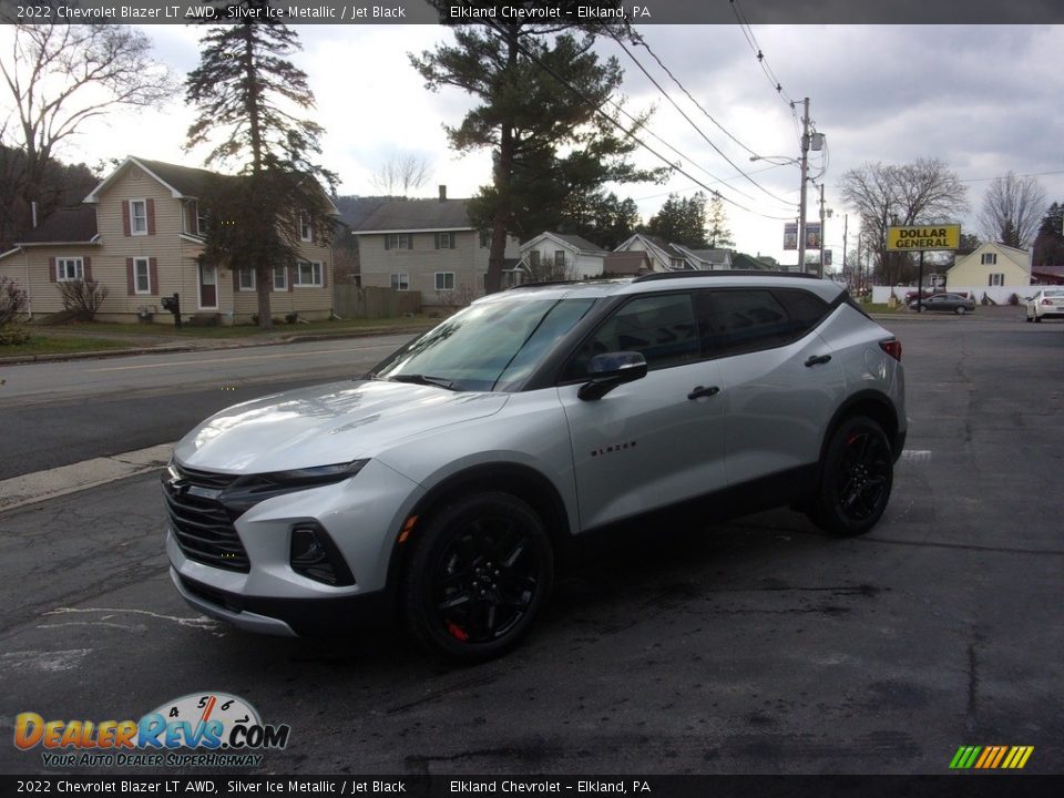 Front 3/4 View of 2022 Chevrolet Blazer LT AWD Photo #7