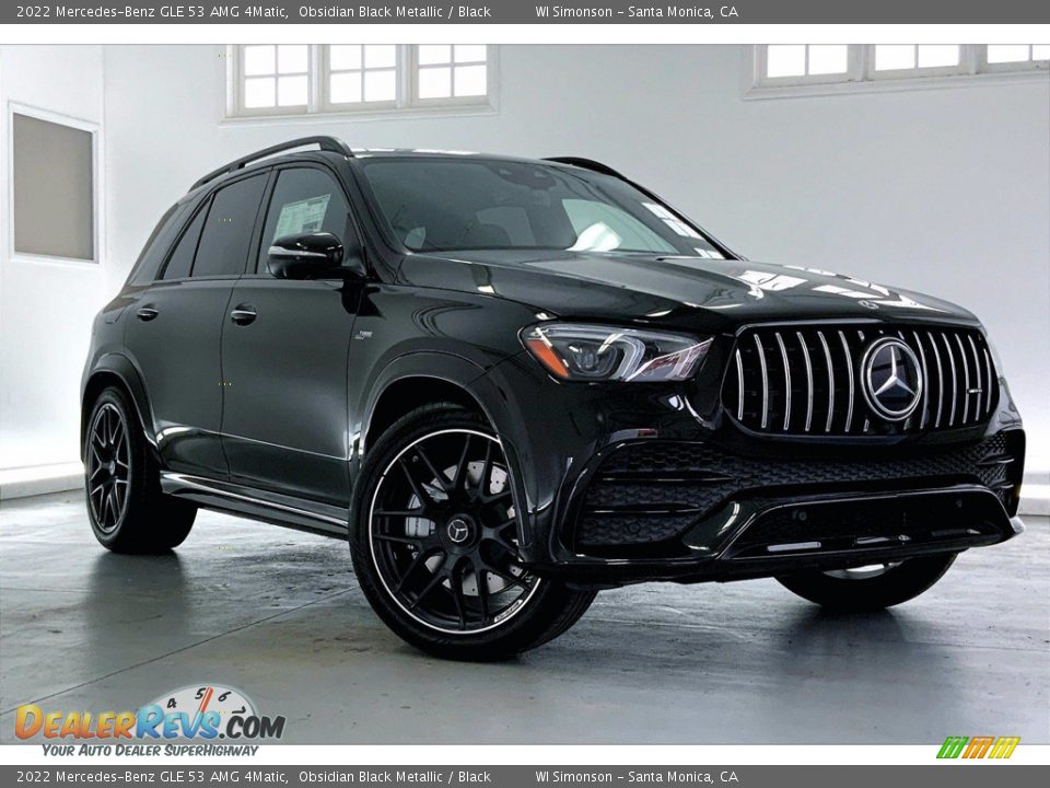 Front 3/4 View of 2022 Mercedes-Benz GLE 53 AMG 4Matic Photo #12