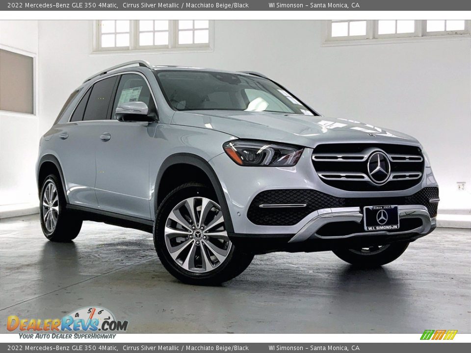 Front 3/4 View of 2022 Mercedes-Benz GLE 350 4Matic Photo #12