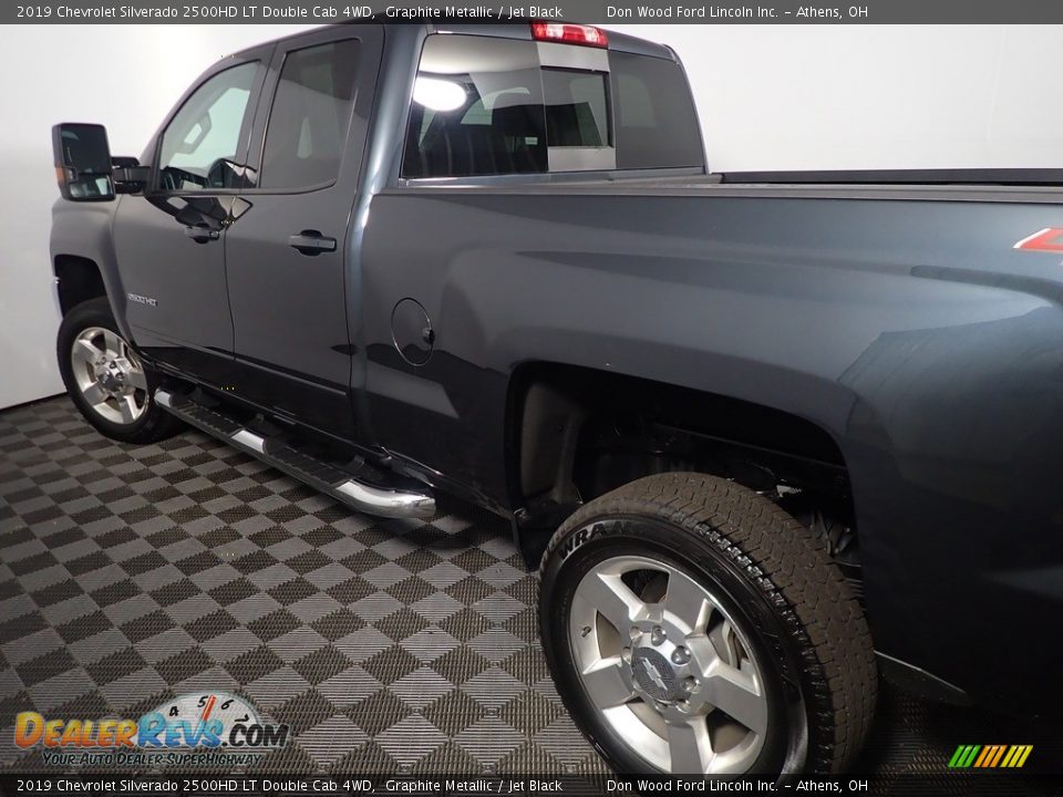 2019 Chevrolet Silverado 2500HD LT Double Cab 4WD Graphite Metallic / Jet Black Photo #17