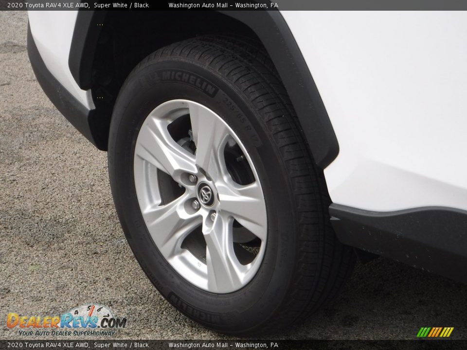 2020 Toyota RAV4 XLE AWD Super White / Black Photo #10