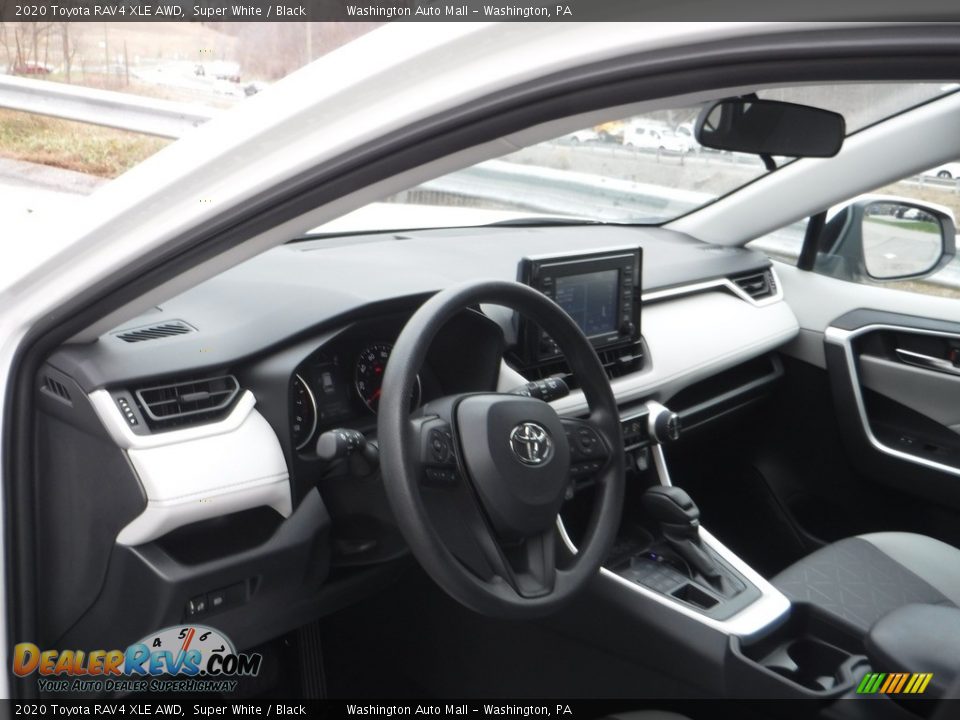 2020 Toyota RAV4 XLE AWD Super White / Black Photo #18