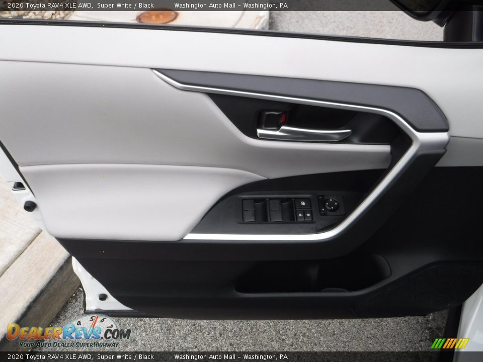 2020 Toyota RAV4 XLE AWD Super White / Black Photo #20
