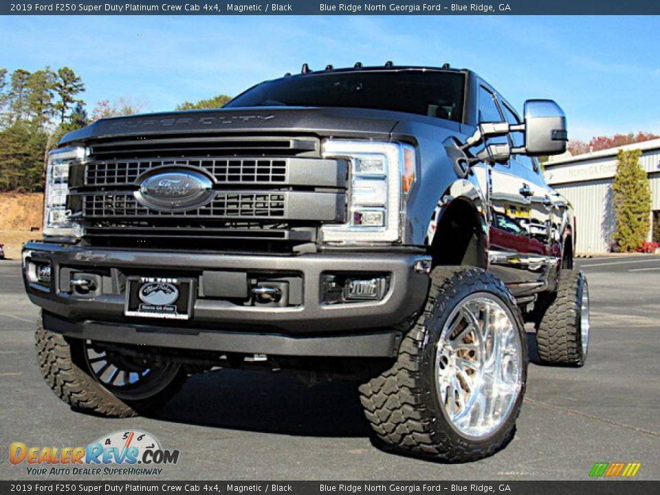 2019 Ford F250 Super Duty Platinum Crew Cab 4x4 Magnetic / Black Photo #1