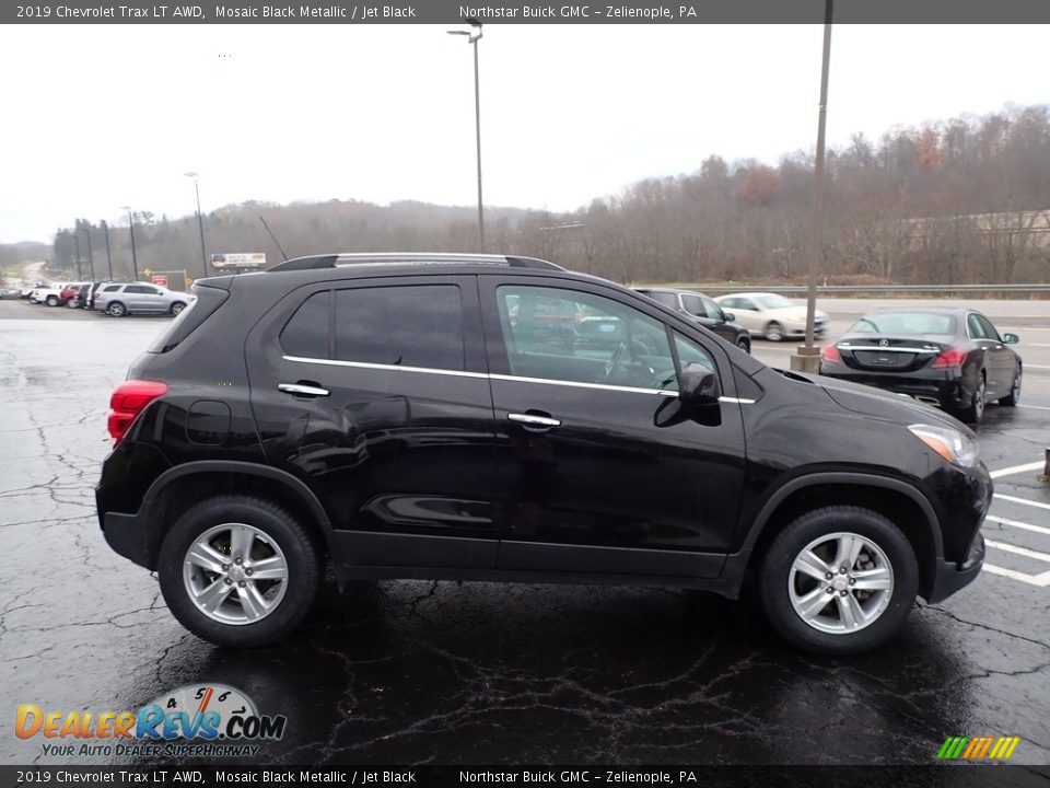 2019 Chevrolet Trax LT AWD Mosaic Black Metallic / Jet Black Photo #5