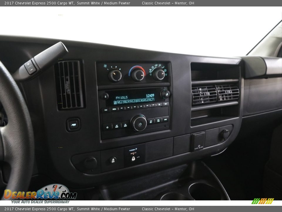 Dashboard of 2017 Chevrolet Express 2500 Cargo WT Photo #8