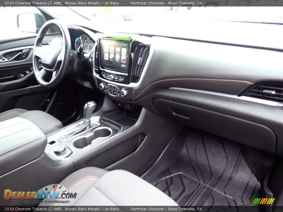 2019 Chevrolet Traverse LT AWD Mosaic Black Metallic / Jet Black Photo #16