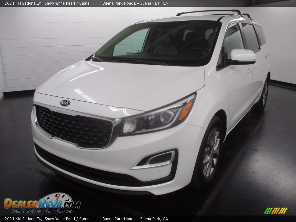 2021 Kia Sedona EX Snow White Pearl / Camel Photo #3