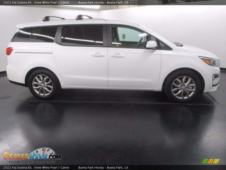 2021 Kia Sedona EX Snow White Pearl / Camel Photo #8