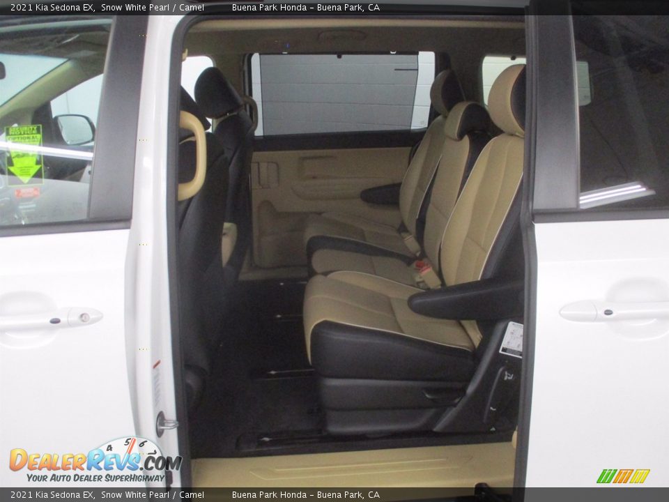 2021 Kia Sedona EX Snow White Pearl / Camel Photo #28