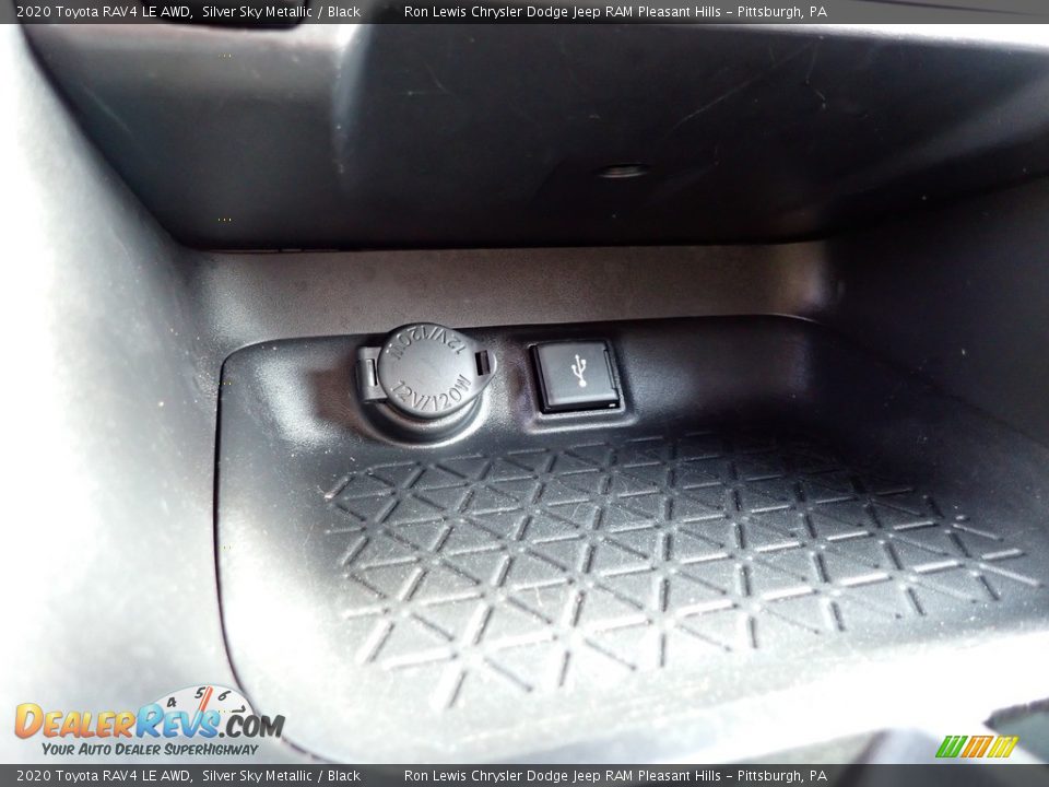 2020 Toyota RAV4 LE AWD Silver Sky Metallic / Black Photo #17